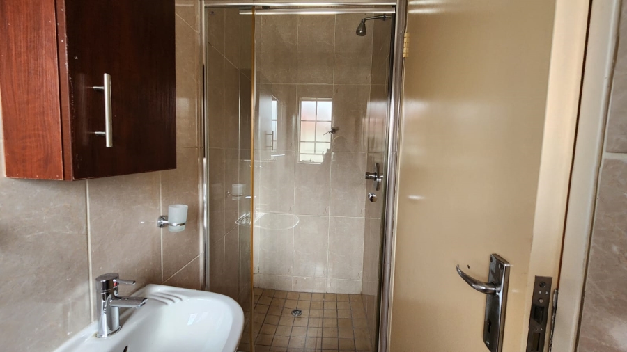 To Let 3 Bedroom Property for Rent in Waterval East North West